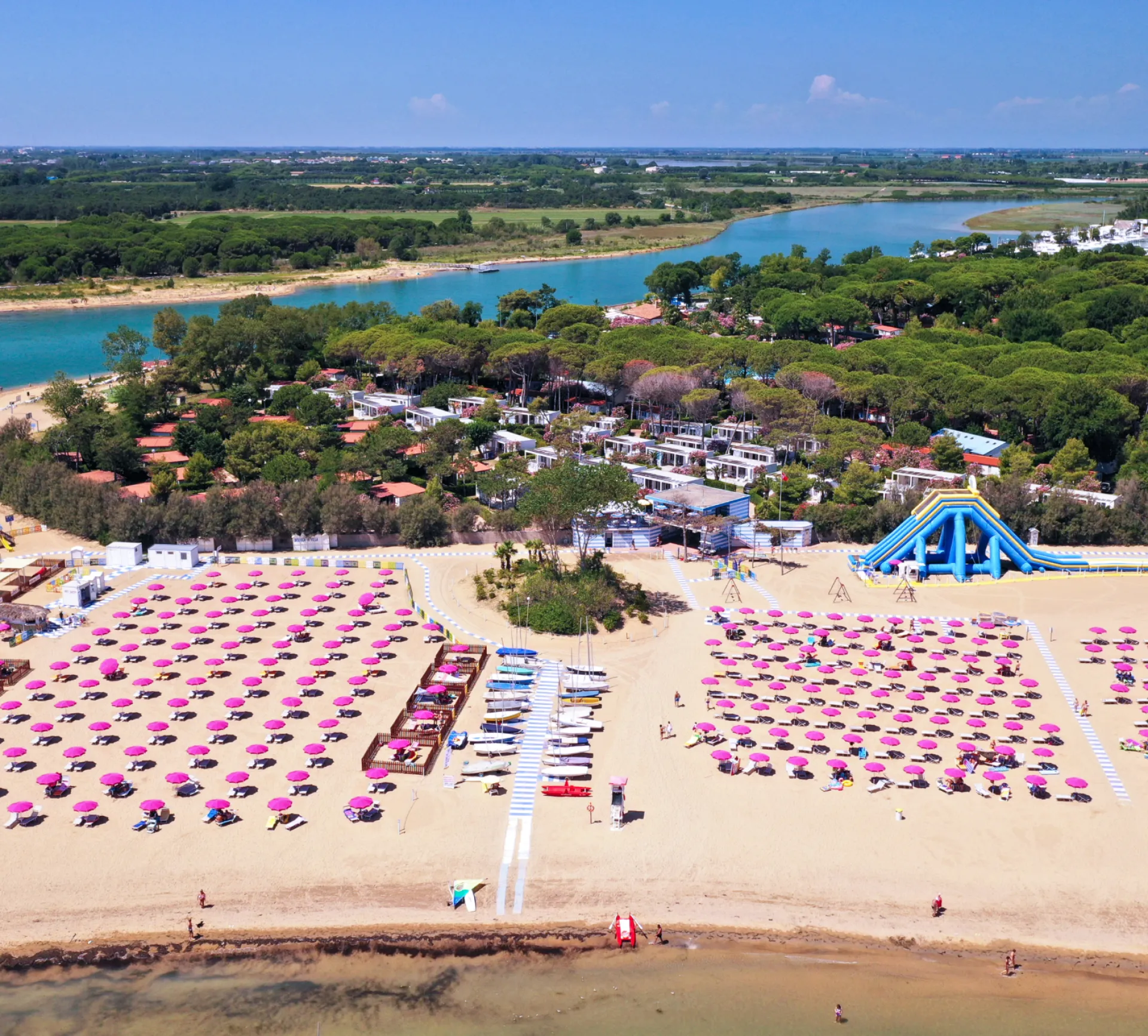 Campingplatz mit tierfreundlichem Strand - Camping Village Pino Mare